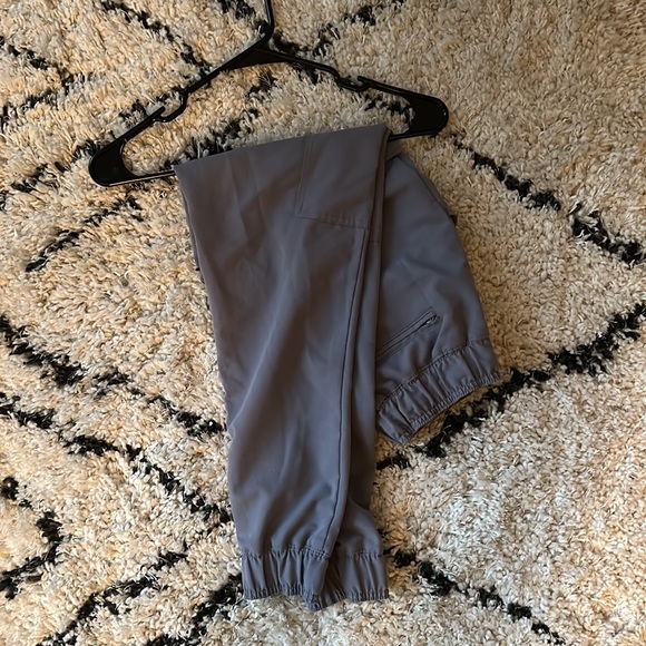 Jaanuu light gray XS scubs - Picture 6 of 7